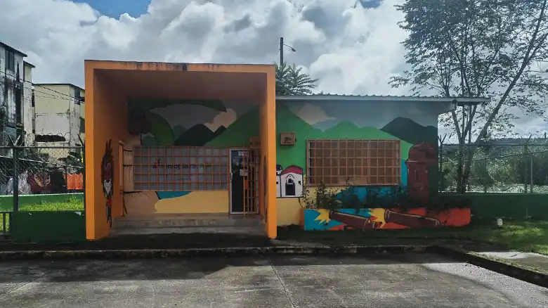 <strong>Irving Saladino #300 </strong>