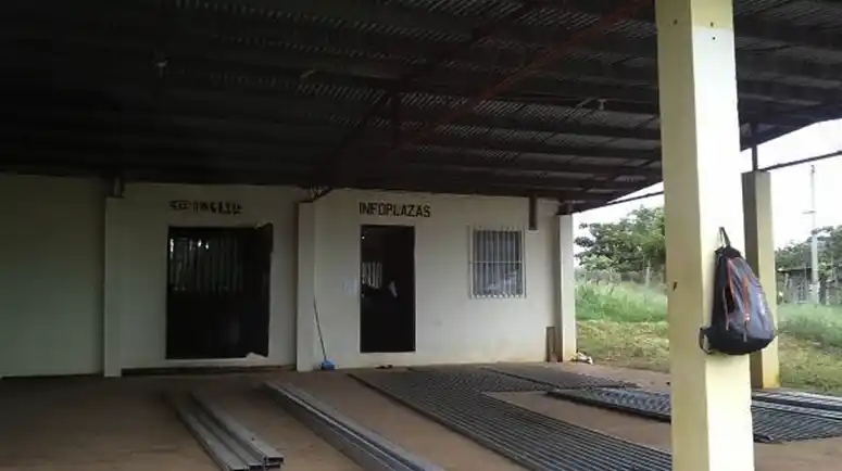 <strong>Los Díaz #207</strong> 