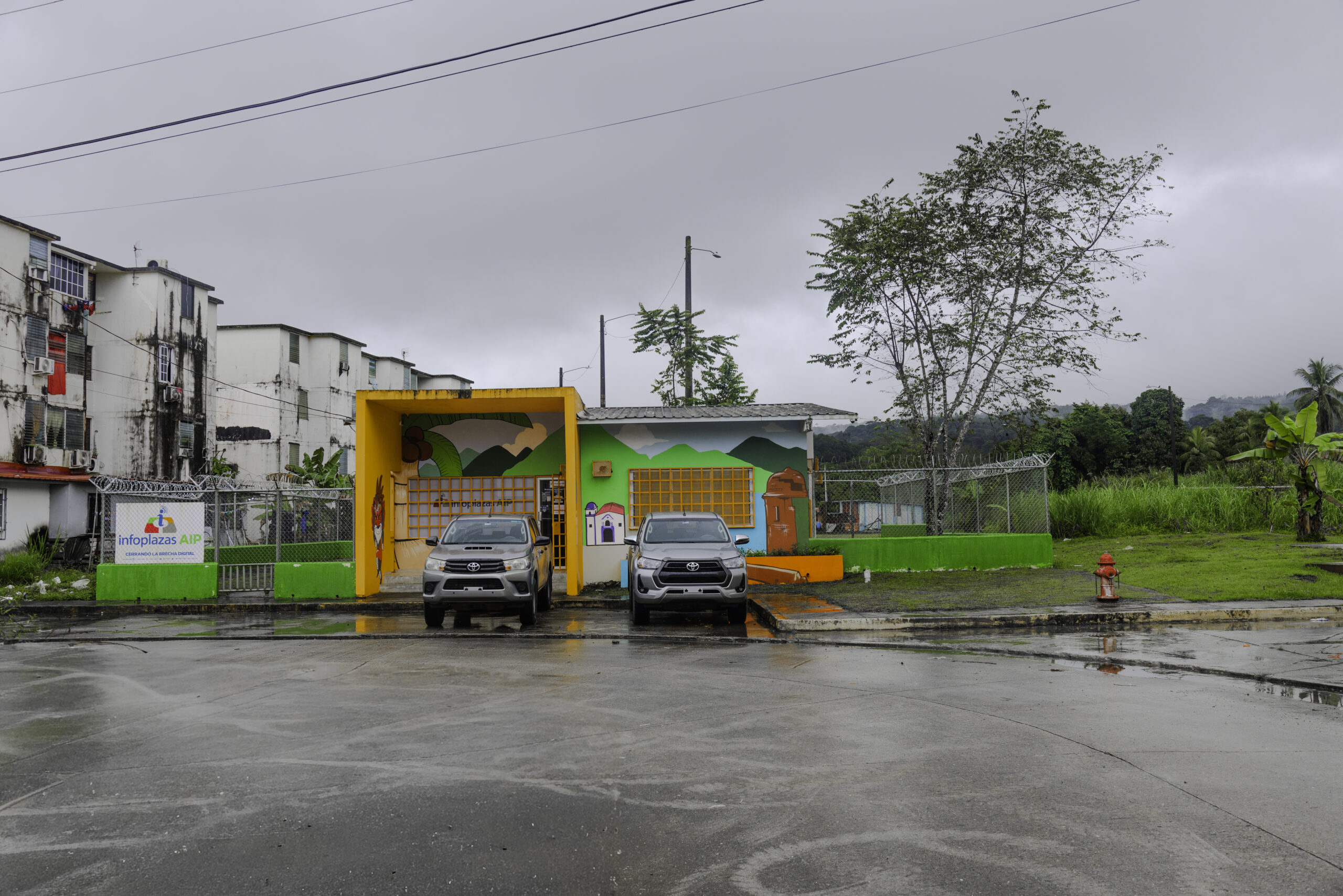 <strong>Irving Saladino #300 </strong>